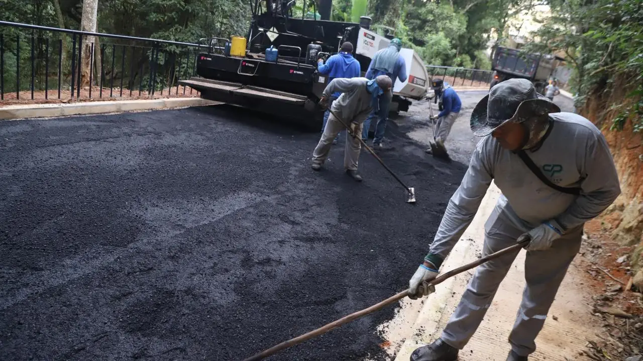 Caminho para o Sítio do Mandu recebe asfalto e obras de infraestrutura