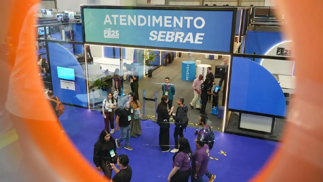 Caravana do Sebrae leva empreendedores de Cotia à Feira do Empreendedor
