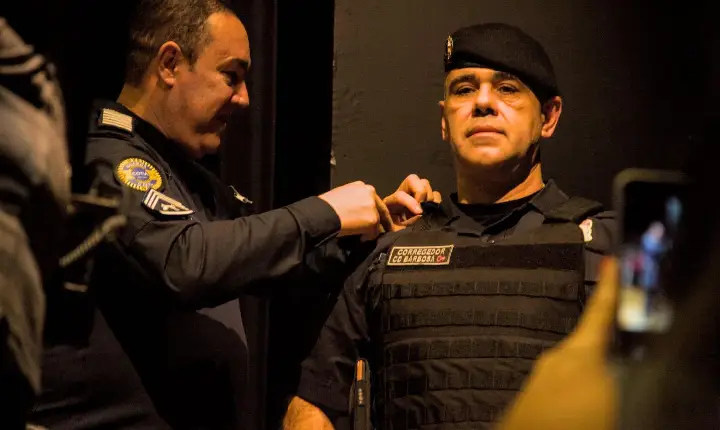 Guardas Civis Municipais de Cotia recebem novas insígnias de promoção