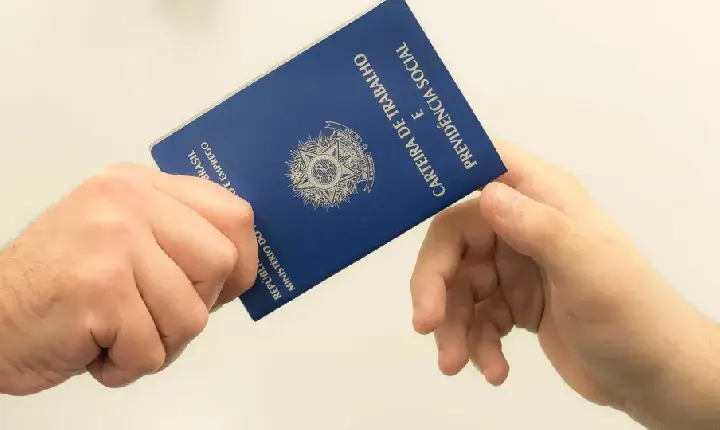 PEC do fim da escala 6x1 propõe manter hora extra em dobro aos domingos