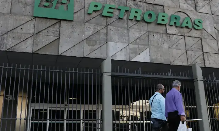Petrobras aprova adesão ao programa do governo para baratear diesel