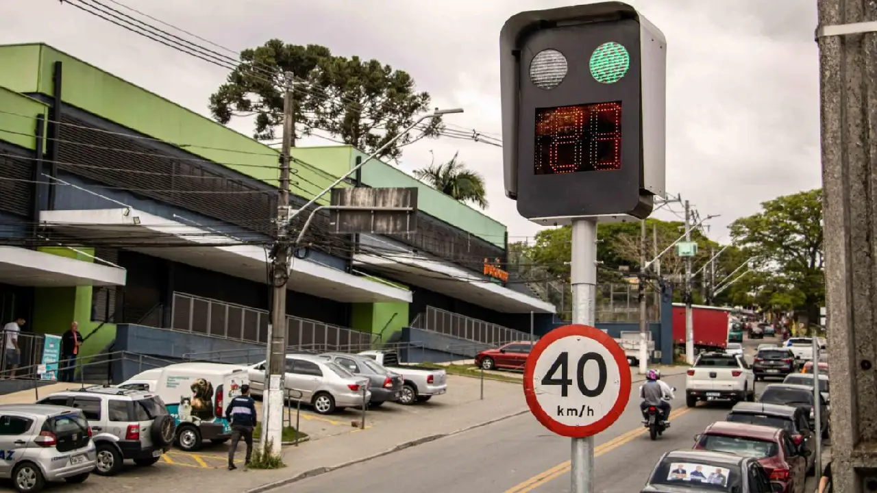 Radares instalados em Cotia passam por aferição do IPEM; confira datas e locais