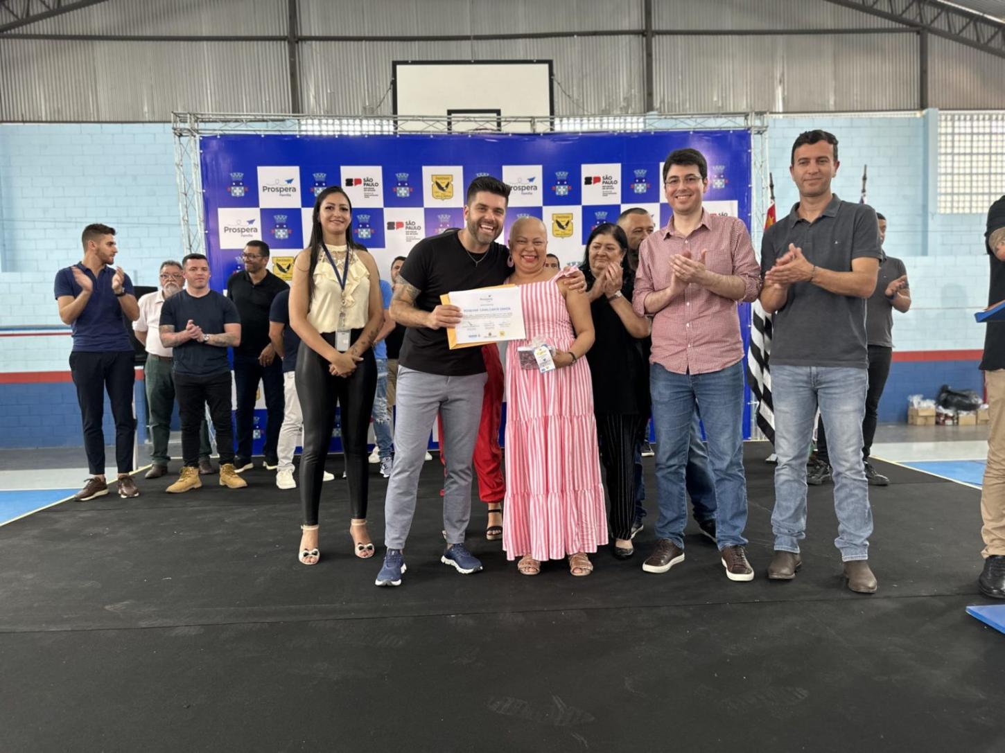 Programa Prospera Família realiza entrega de certificados em Cajamar