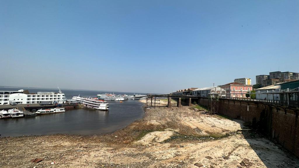 Seca no Amazonas: nível do Rio Negro atinge menor taxa em 120 anos em Manaus