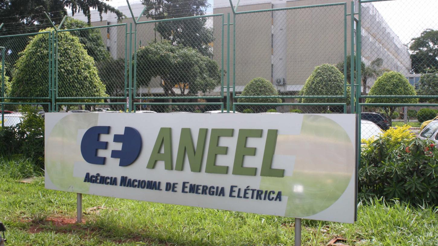 Aneel convoca distribuidoras de energia de SP para reunião nesta segunda-feira