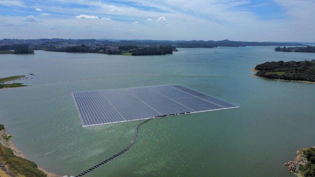 Governo de SP apresenta maior usina solar flutuante do país na represa Billings