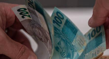 Abono salarial de R$ 27 bilhões começa a ser pago nesta quinta a trabalhadores nascidos em janeiro