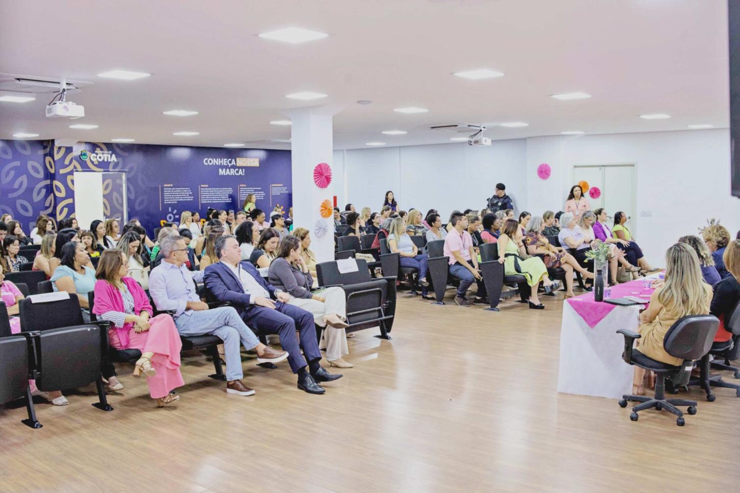 Evento da Prefeitura reúne ‘cases’ femininos para inspirar e fortalecer mulheres cotianas