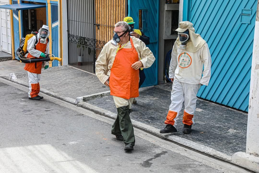 Prefeitura intensifica combate à dengue com inseticidas e tecnologia com drones