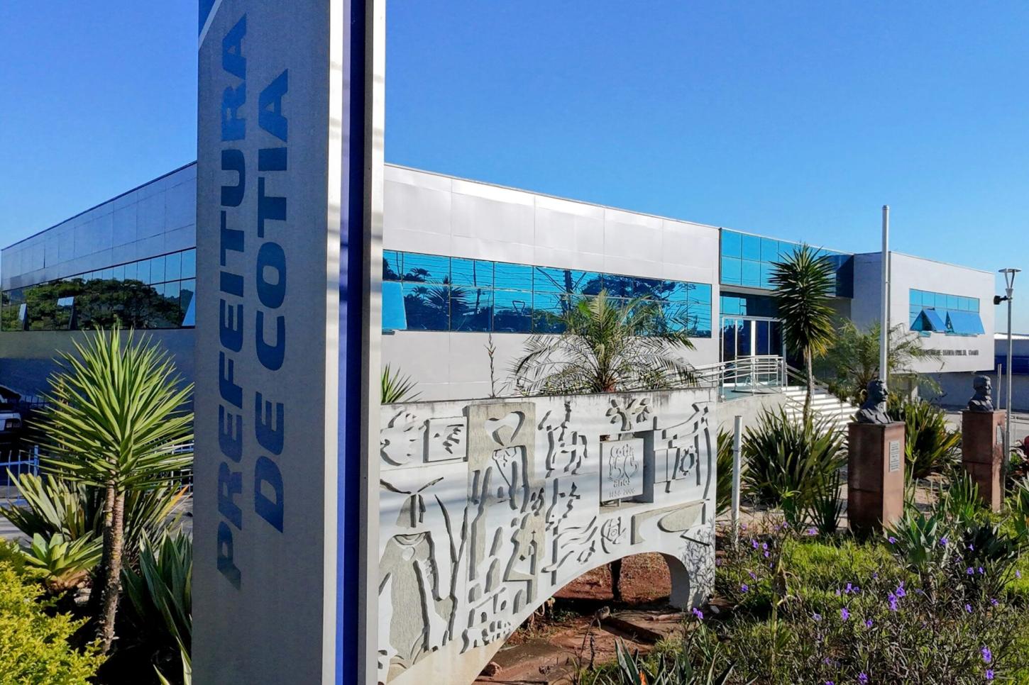 Serviços públicos não terão expediente no feriado de 9 de julho