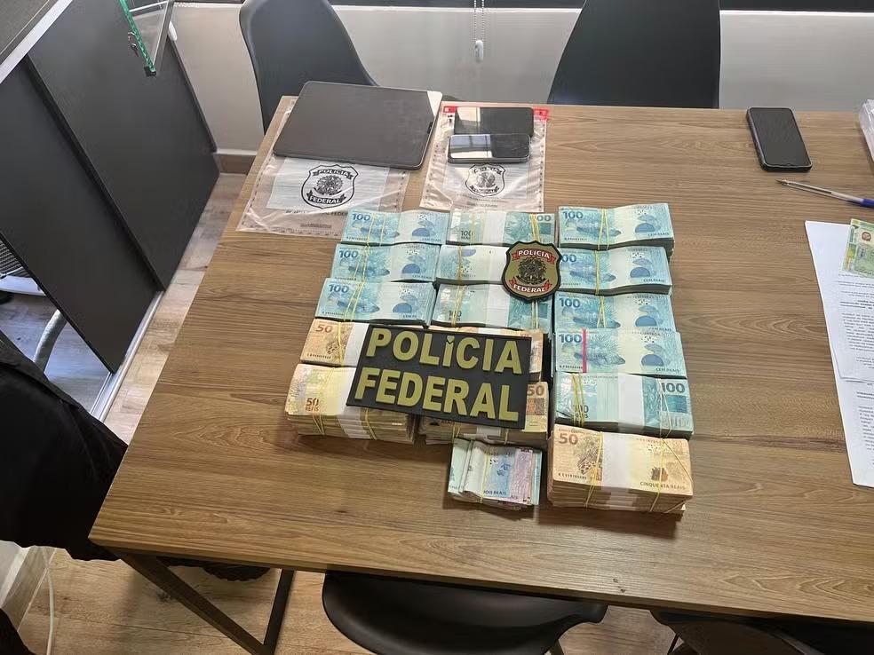 PF prende três pessoas em operação contra lavagem de dinheiro e evasão de divisas por meio de criptomoedas em SP