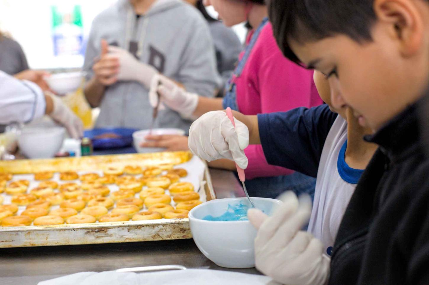 Projeto Mão na Massa promove integração social e autonomia para jovens atendidos pelo CAPS Infantojuvenil