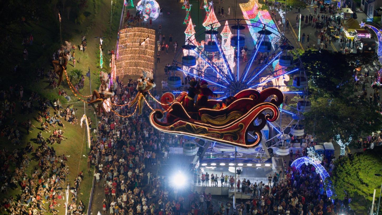 Mais de 6 mil pessoas se emocionam com espetáculo de Natal
