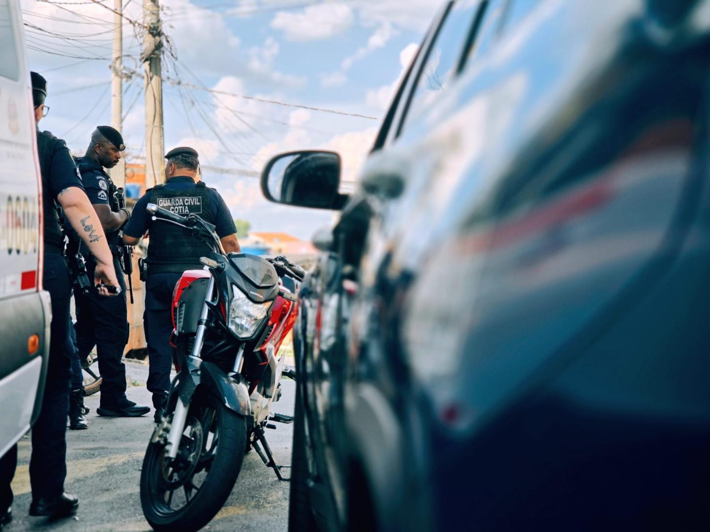 Operação ‘Virada Segura’ da GCM e Polícia Civil apreende 17 motos em Cotia