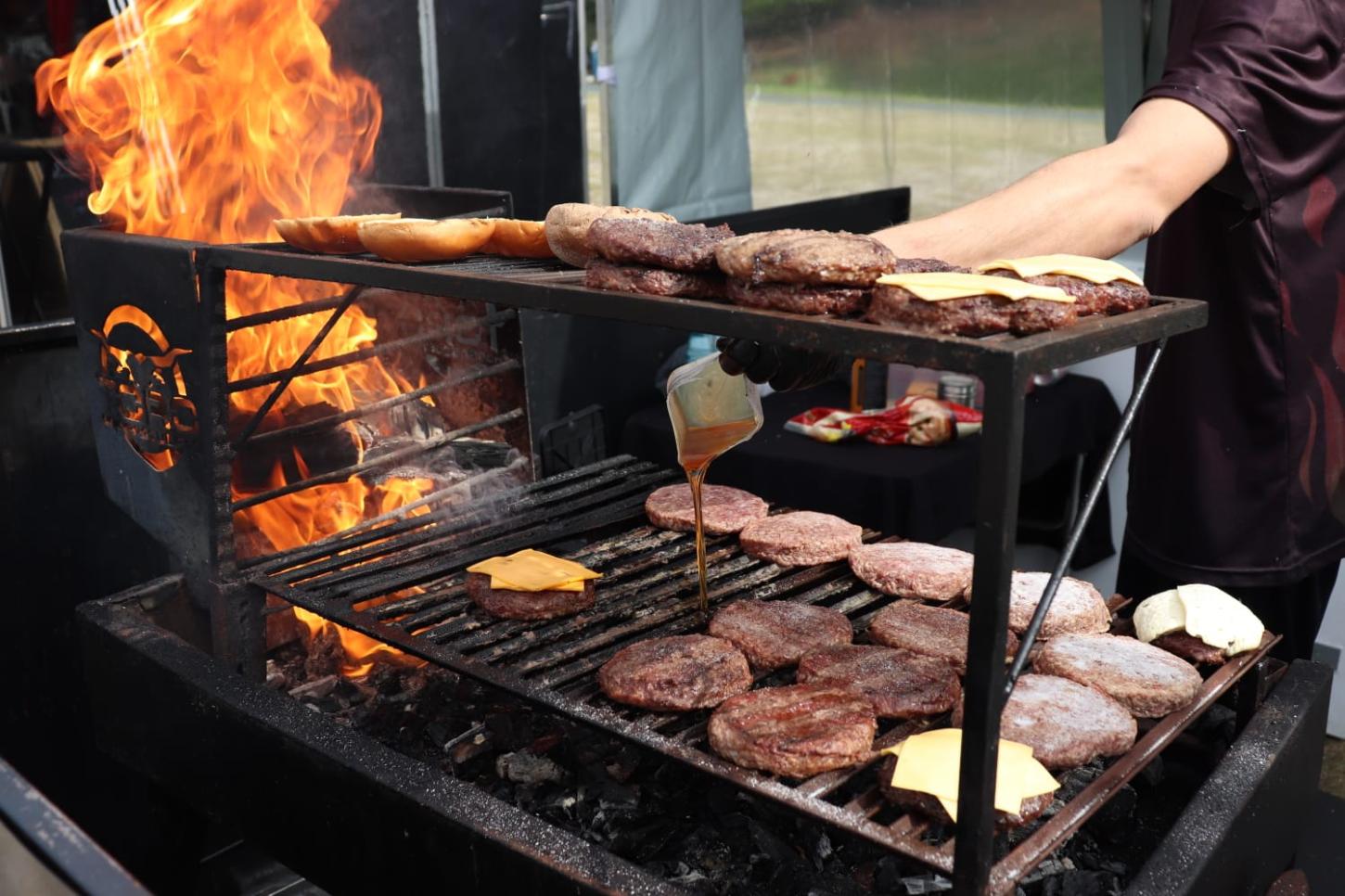 Burning Fest – Batalha de Assadores chega a Osasco durante o feriado de Páscoa com muita gastronomia e rock