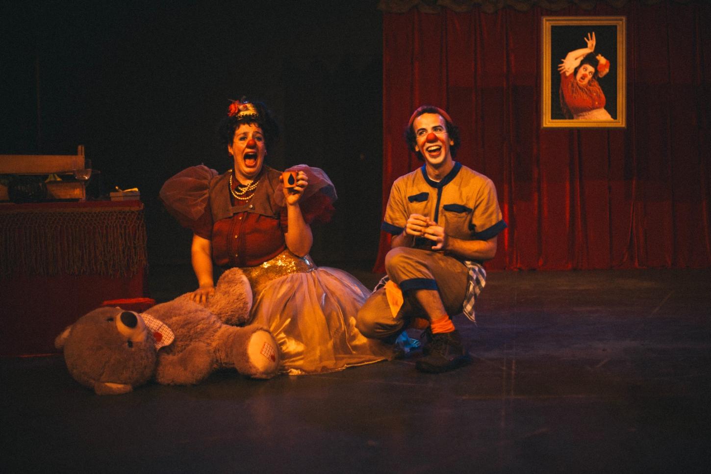 Esquina Cômica apresenta curta temporada do espetáculo de palhaçaria “O Pano e a  Soprano” no Teatro Raposo Shopping