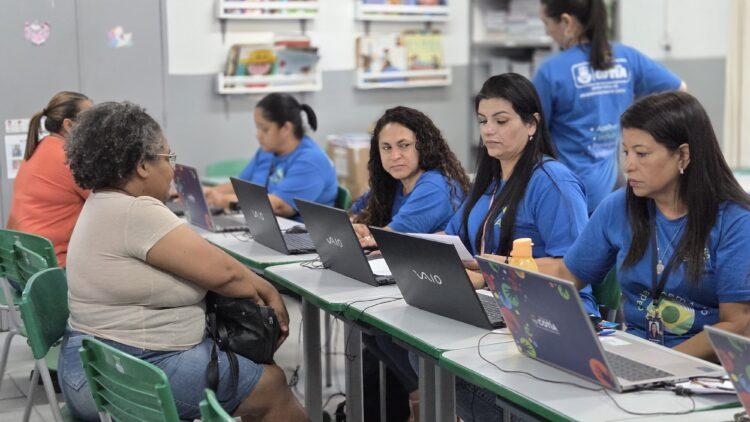 Mais de 300 pessoas participam de Feirão de Emprego