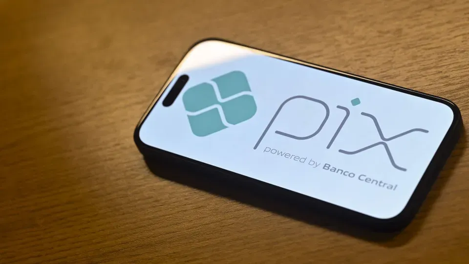Banco Central adia novas regras do Pix contra fraudes; veja o que muda